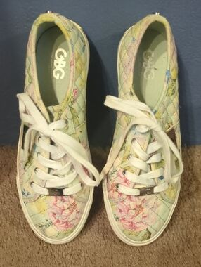 Women's 9 GBG LA, G By Guess Quilted Floral Lace-Up Sneakers Pastel Multi Colors